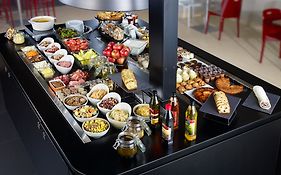 Campanile Nice Aéroport